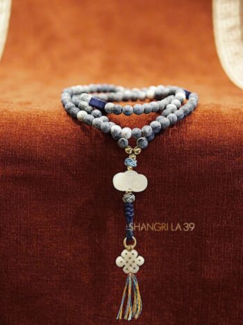 Chuỗi san hô xanh thô 6mm 108 hạt + charm Đá Mây Trắng, Nút Thắt Đá Trắng